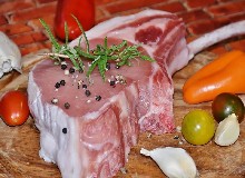 大意不得！吃生肉有风险，徒手处理生肉竟然也很危险！